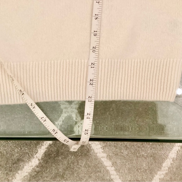 JW Anderson for Uniqlo Cream Sweater NWOT - Picture 7 of 8